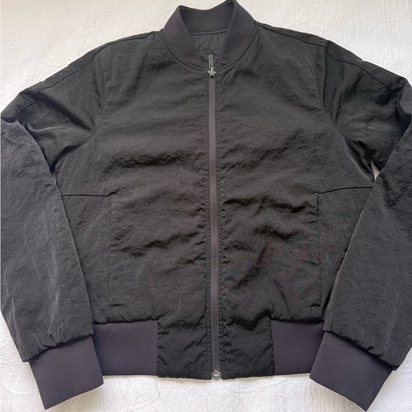 lululemon athletica Jackets & Blazers - lululemon athletica Black Reversible Bomber Jacket with pockets size 6